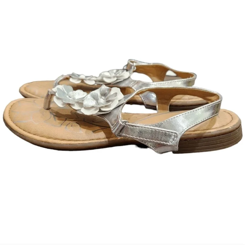 B.O.C. Born Girls' Hollie White Flower Leather T Strap Thong Sandal Size 4